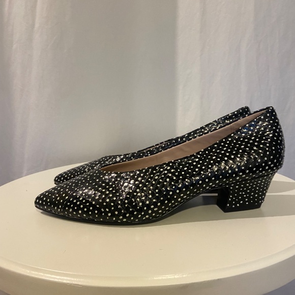 snakeskin leather polka-dot Parisian styled low heels - Picture 5 of 9